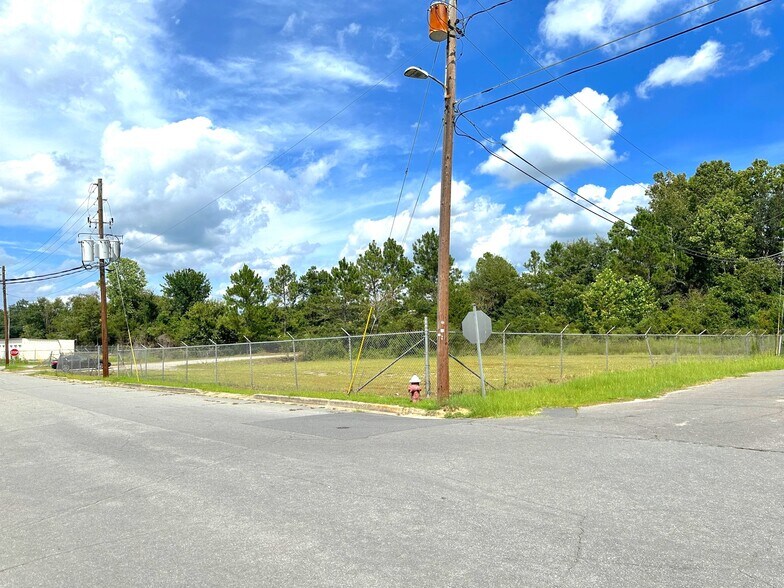 More Photos Of 104 Parsonage St, Mc Rae Distribution For Sale