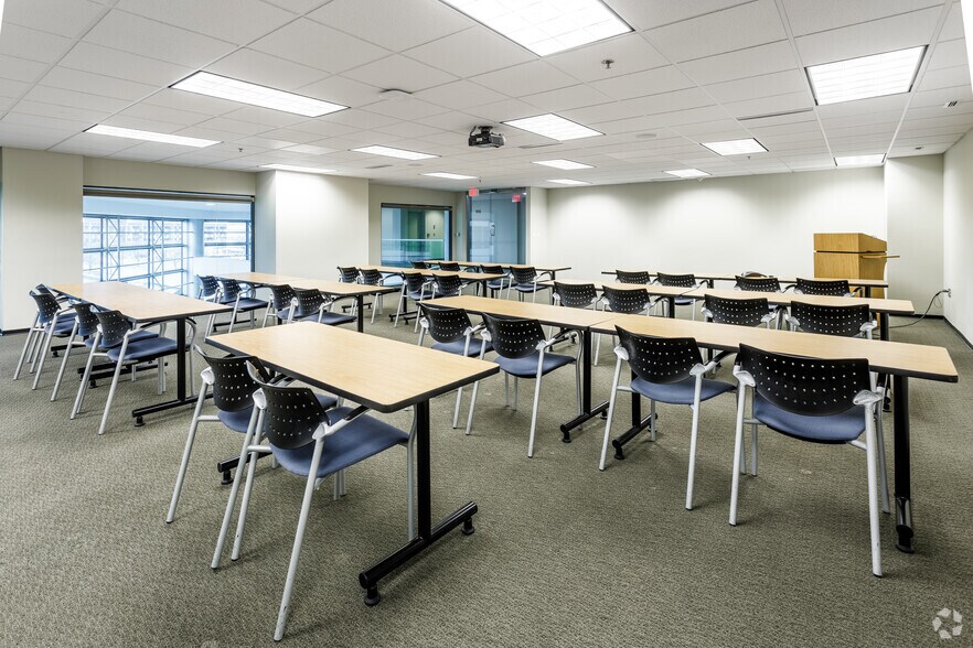 More Photos Of 26533 Evergreen Rd, Southfield Office For Lease