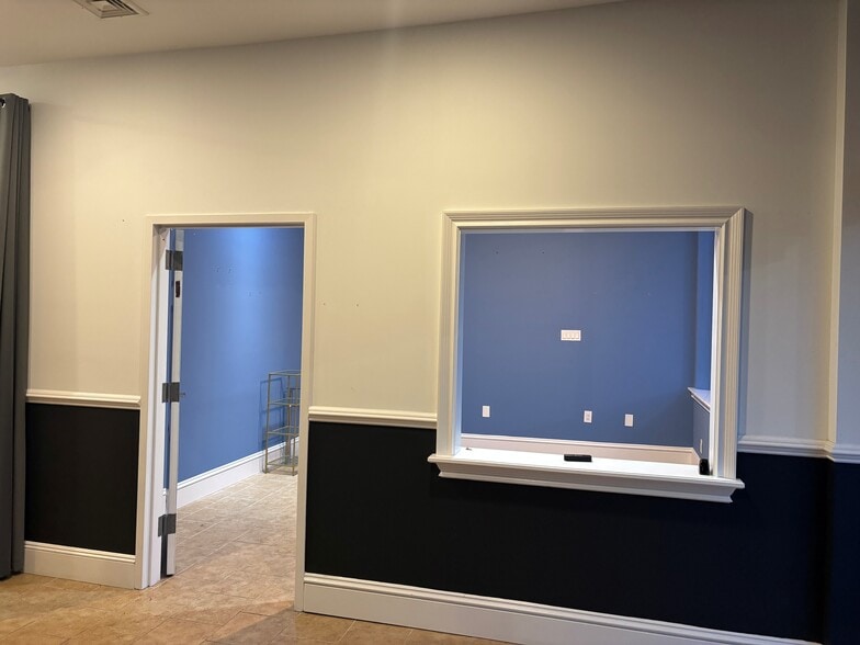 More Photos Of 3430 Merrick Rd, Seaford Storefront For Lease