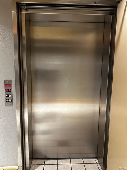 More Photos Of 200 Wall St, Chico Bar For Sale