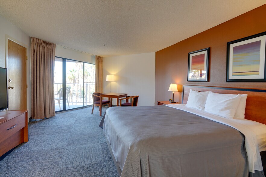 More Photos Of 110 Ville Dr, Boulder City Hotel For Sale