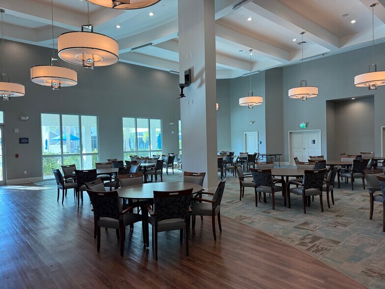 More Photos Of 2500 Edwards Dr, Fort Myers Apartments For Lease