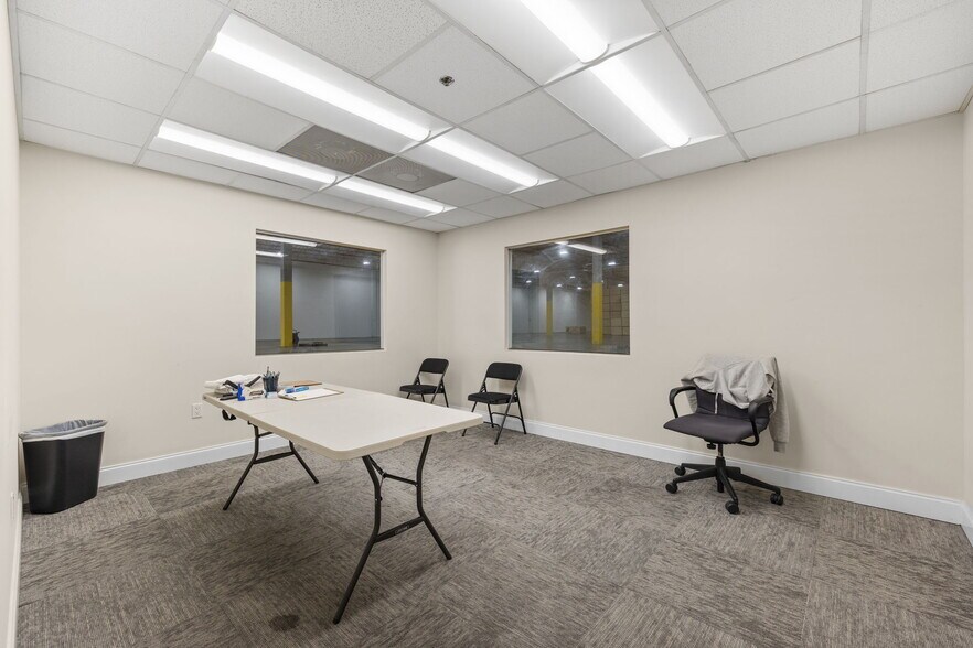 More Photos Of 12300 NW 32nd Ave, Miami Warehouse For Lease