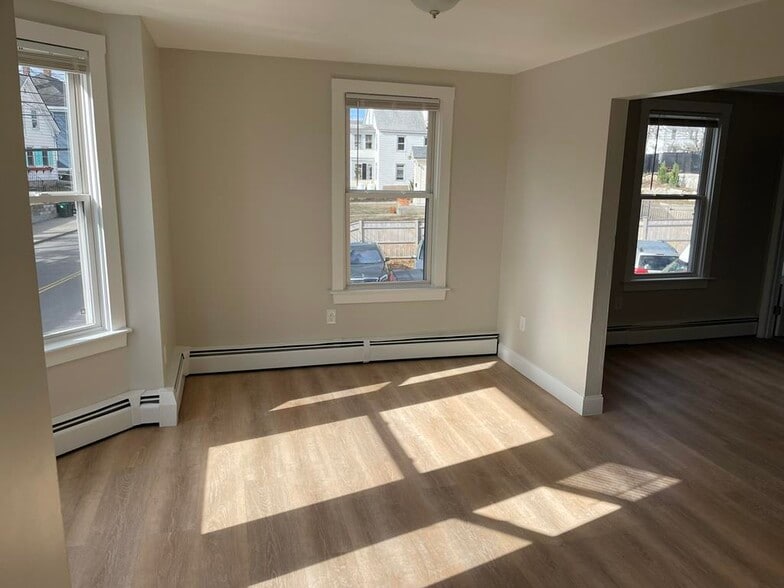 More Photos Of 128 Alfred St, Biddeford Apartments For Sale
