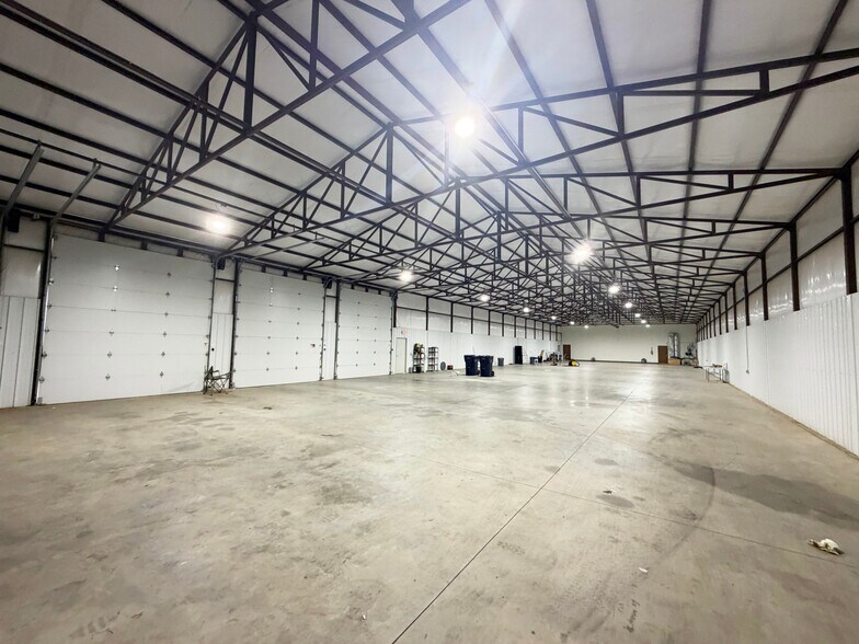 More Photos Of 113 NE 36th St, Oklahoma City Industrial For Lease