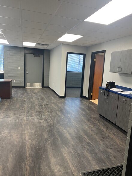 More Photos Of 111 NE 26th St, Oklahoma City Office For Lease