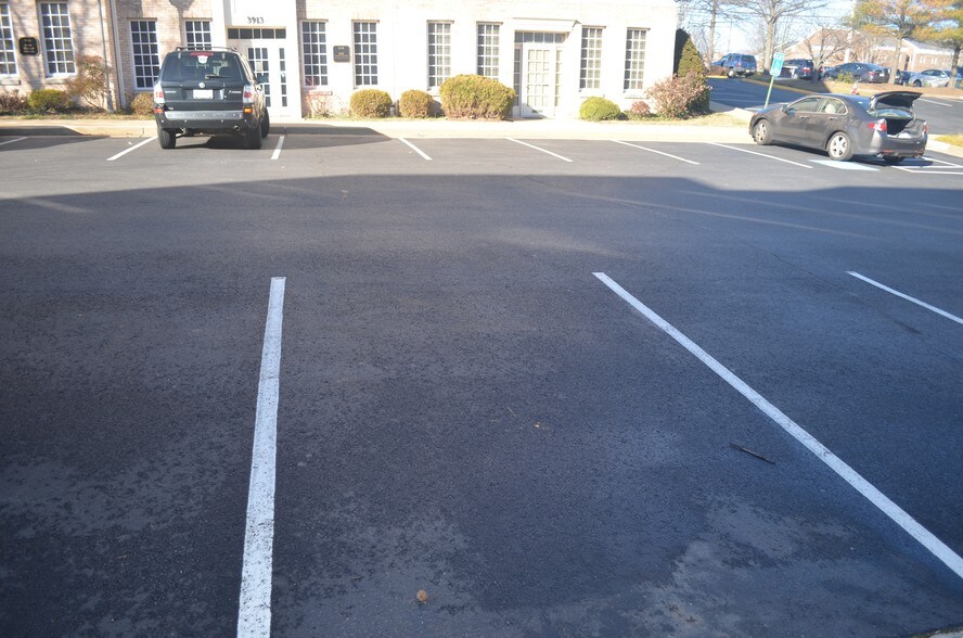 More Photos Of 3923 Blenheim Blvd, Fairfax Medical For Sale