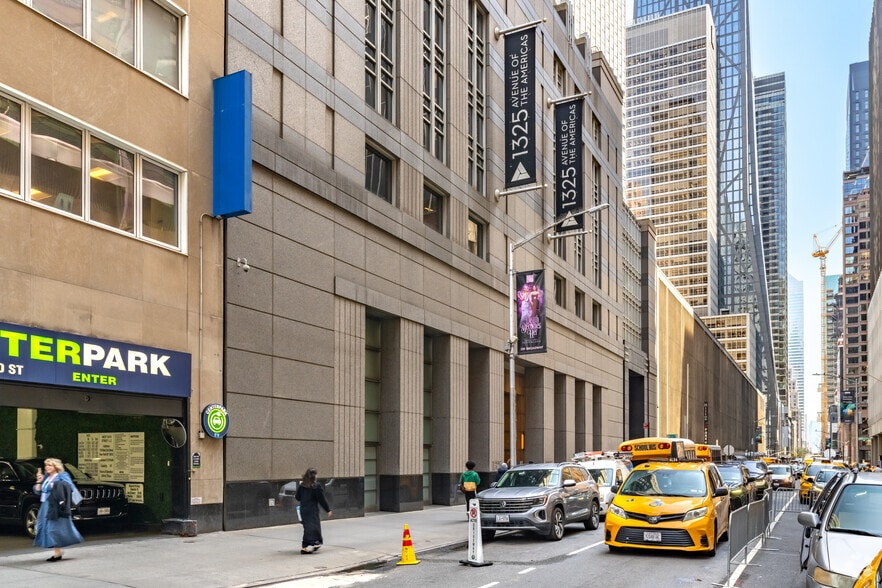 More Photos Of 1325 Avenue of the Americas, New York Coworking Space