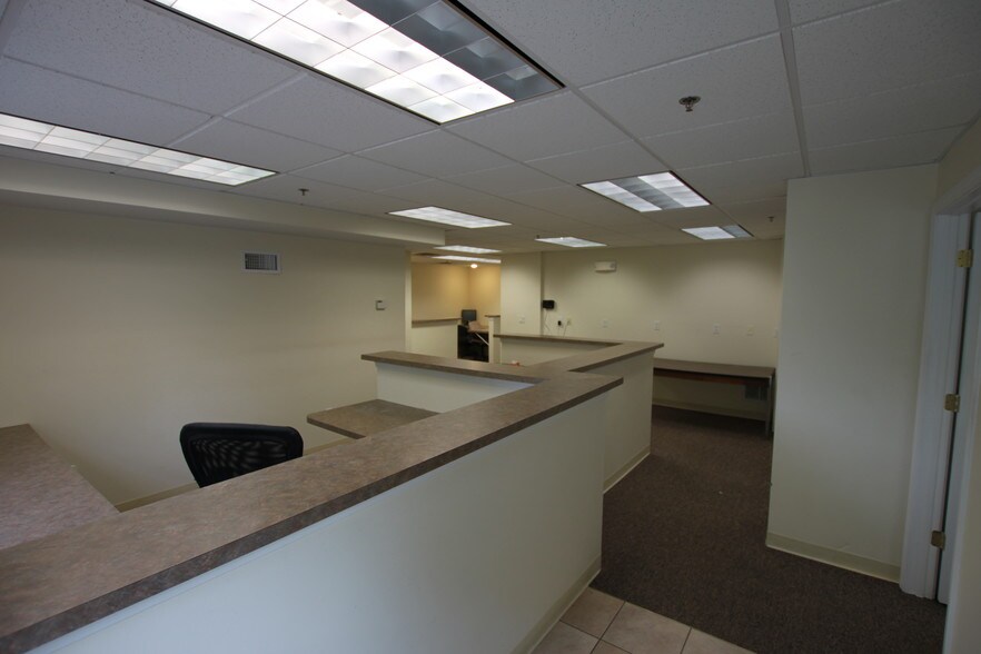 More Photos Of 206 Southbridge St, Auburn Office For Lease