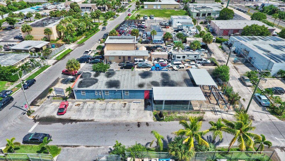 More Photos Of 502 NE 3rd St, Boynton Beach Auto Repair For Sale