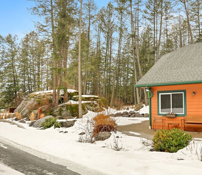 More Photos Of 7951 Hwy 35, Bigfork Restaurant For Lease