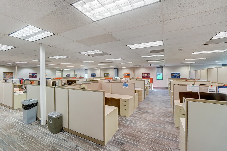 More Photos Of 2025 E 4th St, Lima Light Manufacturing For Sale