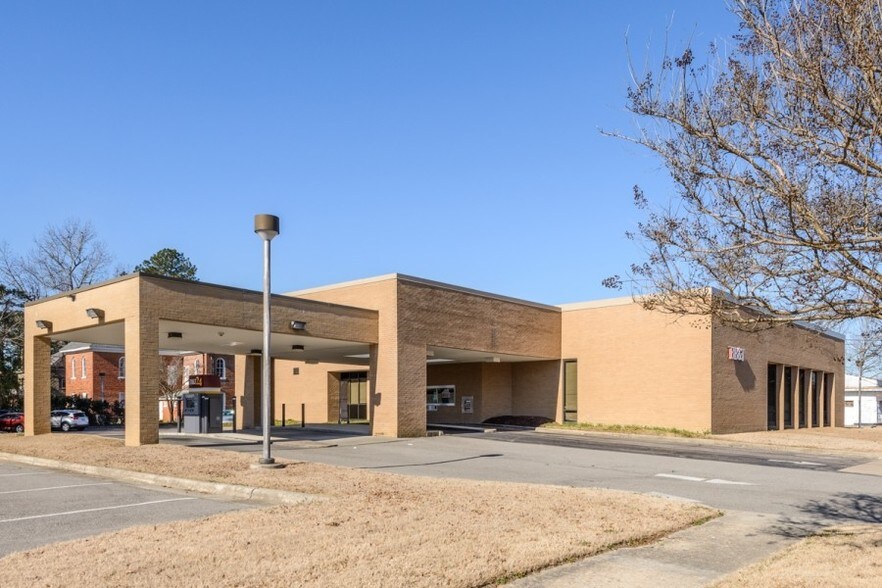 More Photos Of 102 W Main St, Plymouth Bank For Sale