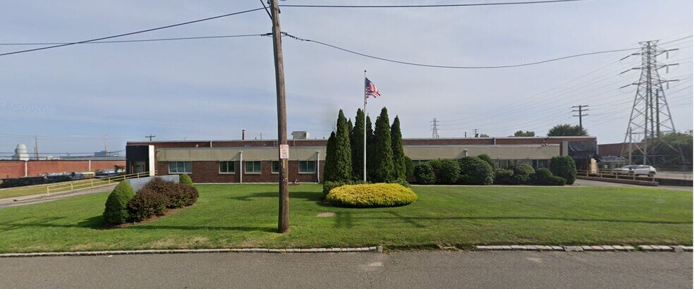 Primary Photo Of 40 Voice Rd, Carle Place Warehouse For Lease