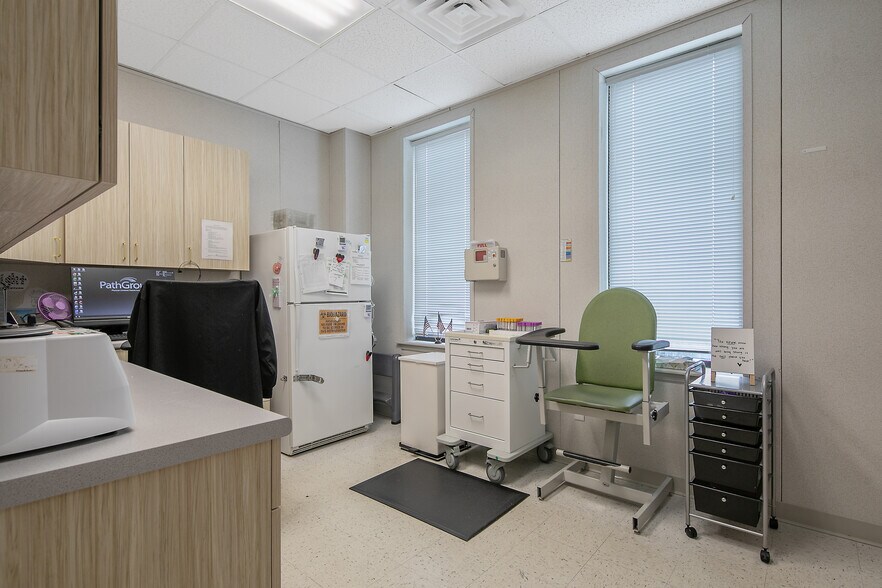 More Photos Of 7 E Duncan St, Lillington Medical For Sale