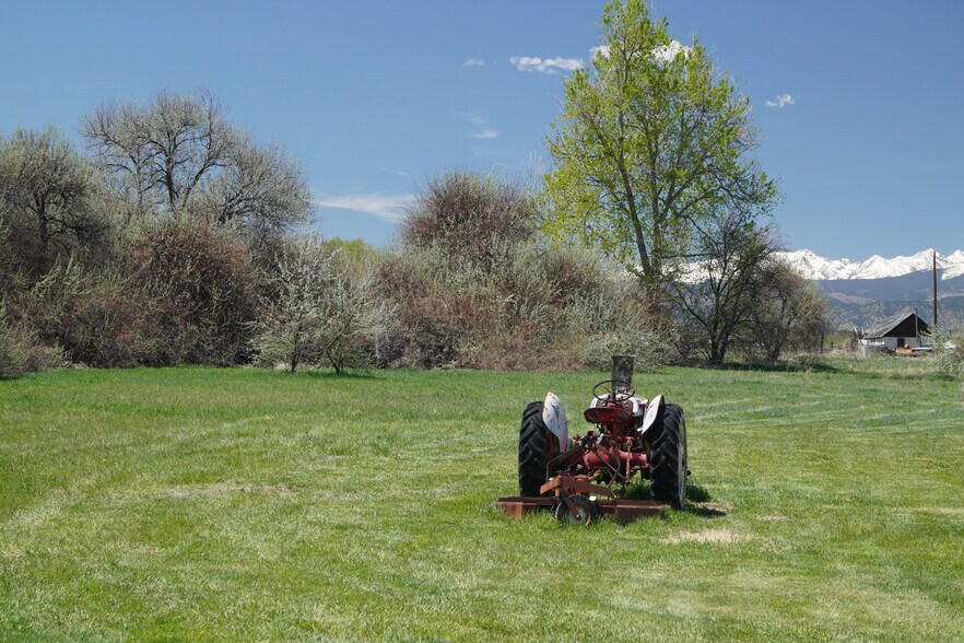 More Photos Of 10452 Isabelle Rd, Lafayette Warehouse For Sale