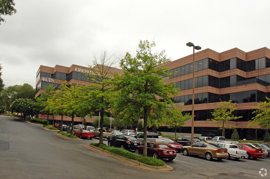 More Photos Of 10800 Financial Centre Pkwy, Little Rock Office For Lease