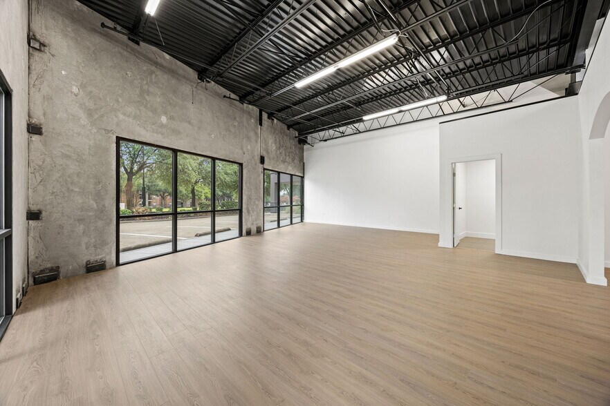 More Photos Of 3033 W Royal Ln, Irving Showroom For Sale