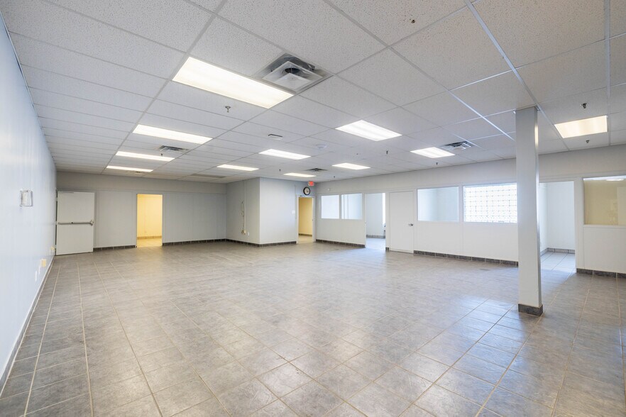 More Photos Of 2121-2225 W Fort St, Detroit Warehouse For Lease