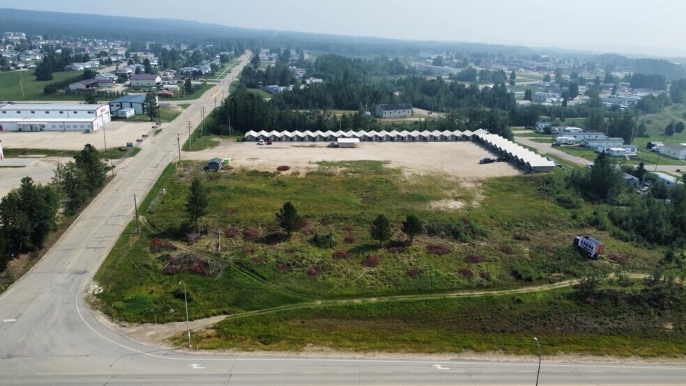 More Photos Of 5125 North Avenue ave, Swan Hills Hotel For Sale