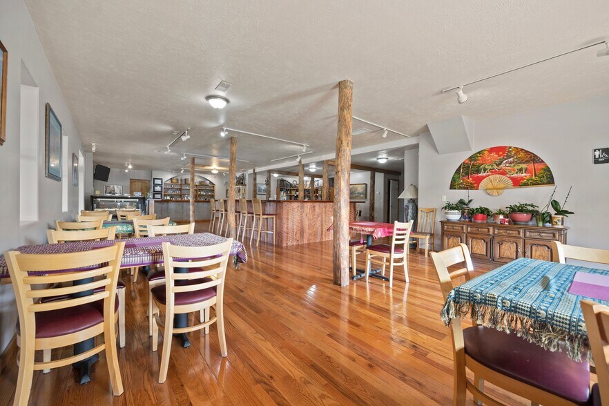 More Photos Of 5046 S West Bay Shore Dr, Suttons Bay Storefront Retail Residential For Sale