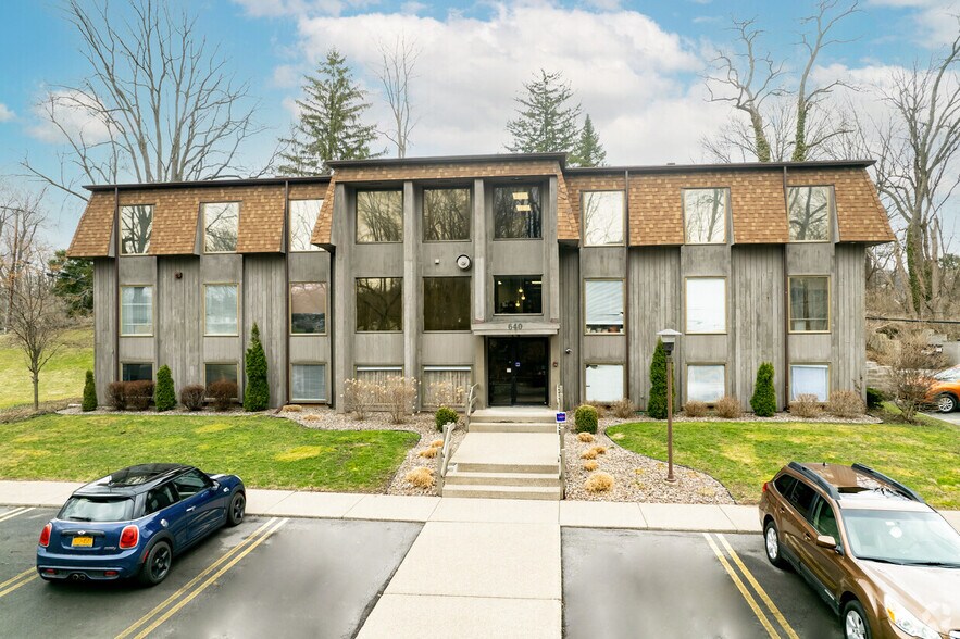 More Photos Of 640 Kreag Rd, Pittsford Office Residential For Lease