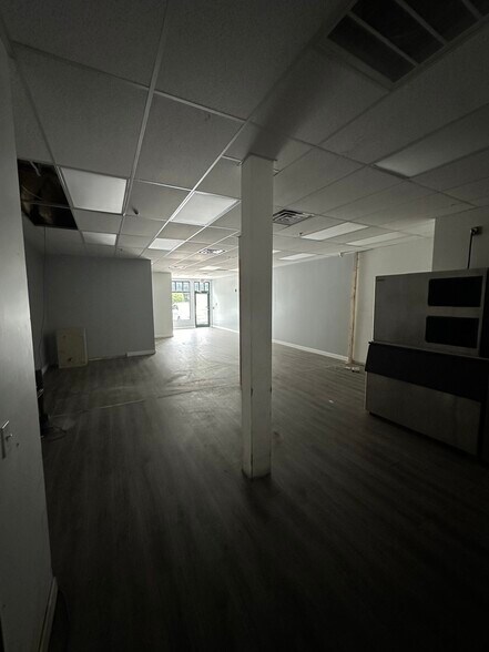 More Photos Of 55 Douglas Pike, Smithfield Bar For Sale