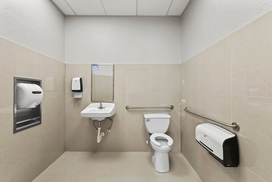 More Photos Of 431 N Kirkman Rd, Orlando Medical For Lease