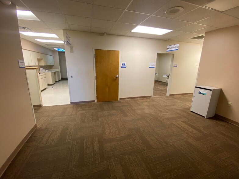 More Photos Of 2212 W Kearney St, Springfield Office For Sale
