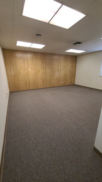 More Photos Of 1601 H St, Bakersfield Office Residential For Lease
