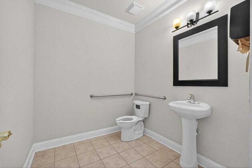 More Photos Of 3790 Holcomb Bridge Rd, Norcross Medical For Sale