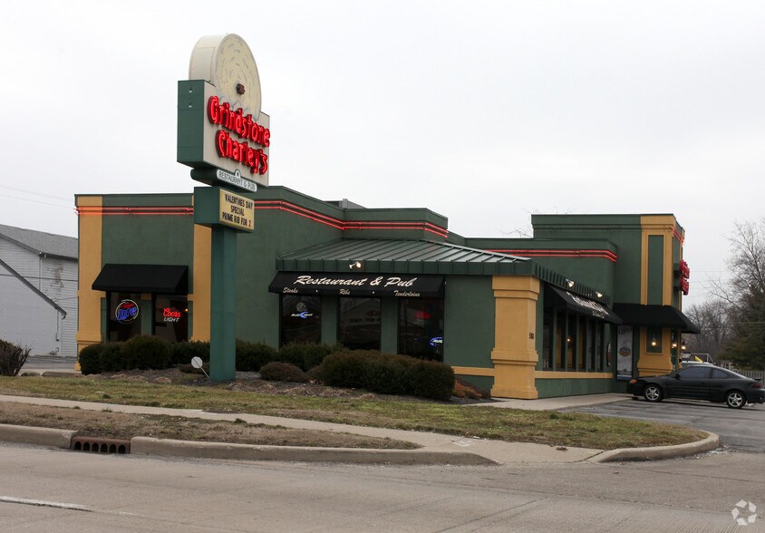 Primary Photo Of 5383 Rockville Rd, Indianapolis Restaurant For Lease