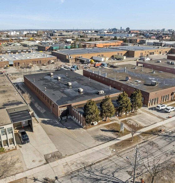 More Photos Of 120 St Regis Cres, Toronto Manufacturing For Lease