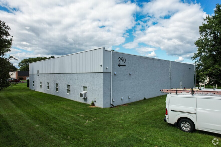 More Photos Of 290 Andrews Rd, Trevose Flex For Lease