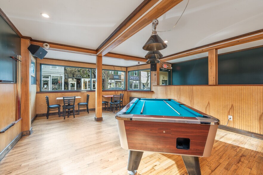 More Photos Of 30-32 Front St, Greenport Storefront Retail Residential For Sale