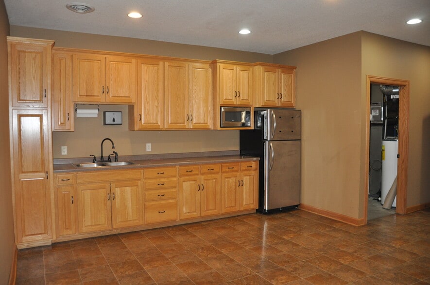 More Photos Of 23823-23865 67th Ave, Saint Cloud Light Distribution For Lease