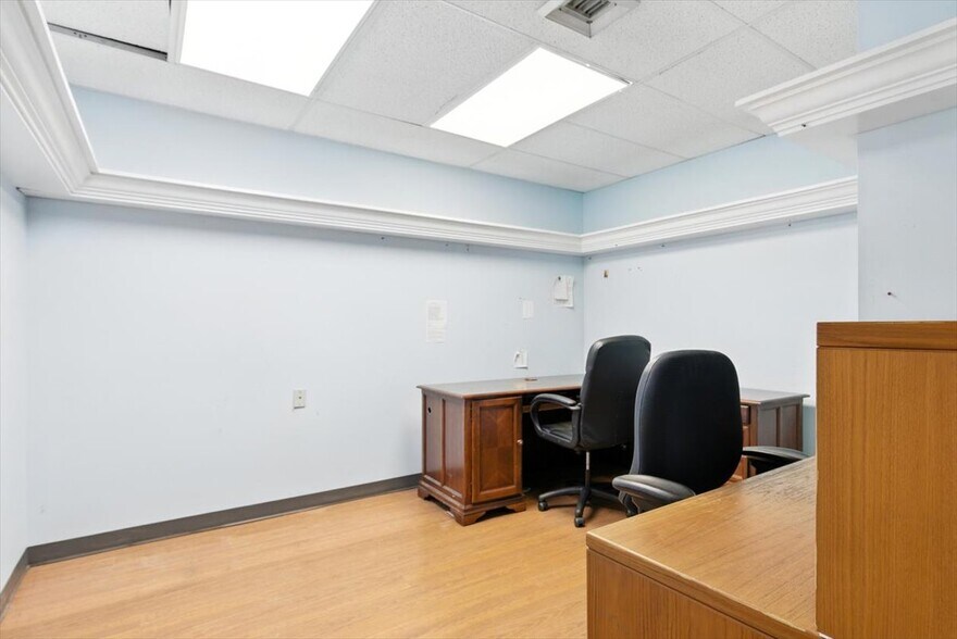 More Photos Of 5405 Twin Knolls Rd, Columbia Medical For Sale