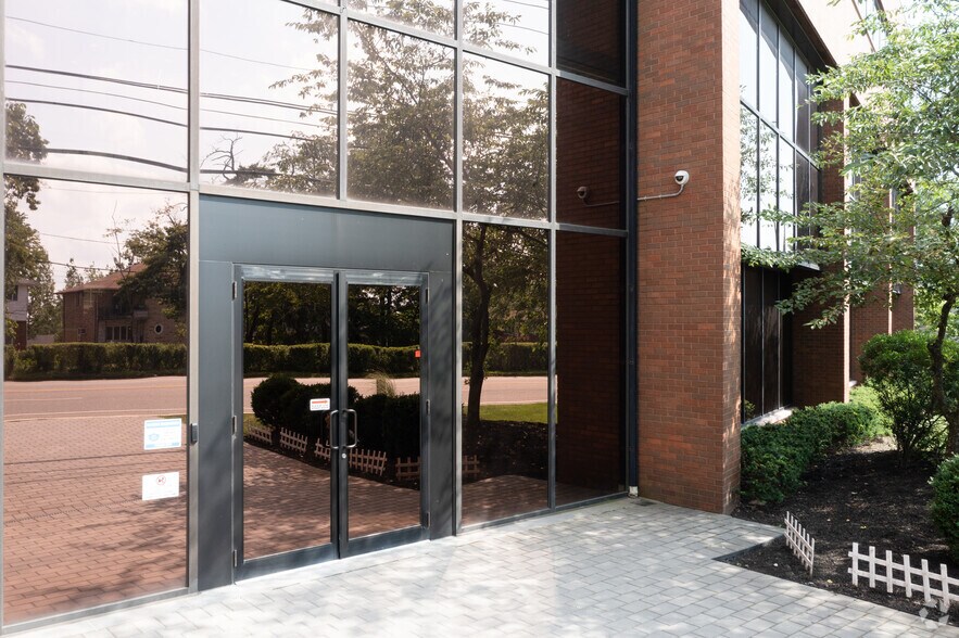 More Photos Of 460 bergen Blvd, Palisades Park Office For Lease