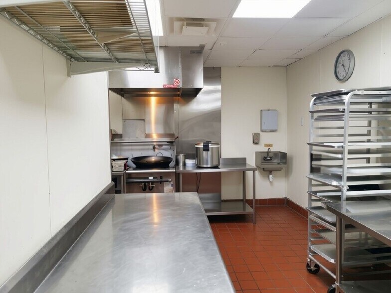 More Photos Of 5854 Highway 6 N, Houston Freestanding For Lease