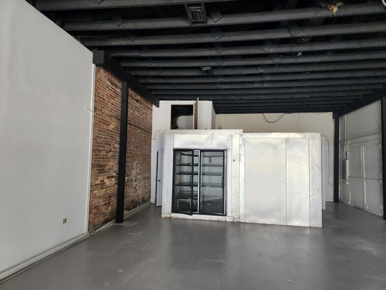 More Photos Of 1209-1211 Gloucester St, Brunswick General Retail For Lease