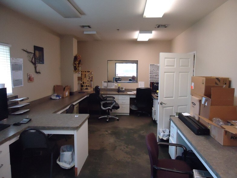 More Photos Of 11765 Darryl Dr, Baton Rouge Warehouse For Lease