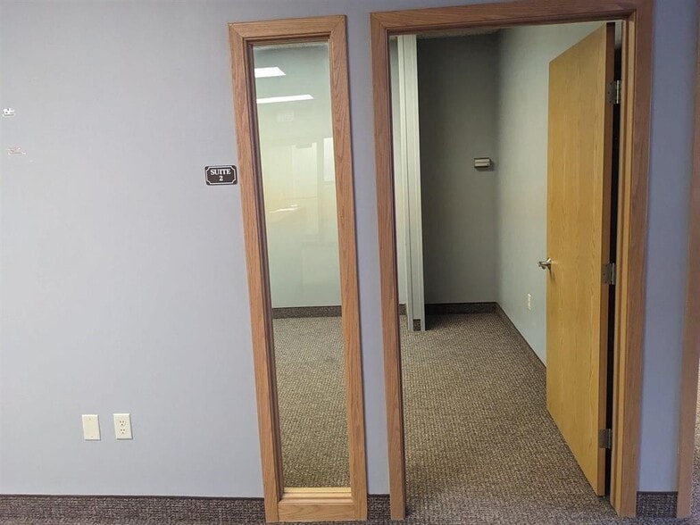 More Photos Of 12 Main St S, Minot Loft Creative Space For Lease