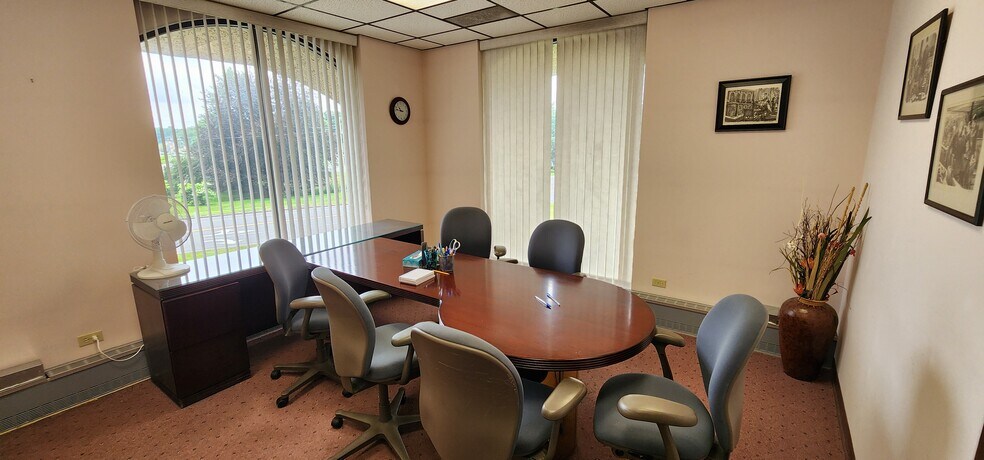 More Photos Of 1 Sherman Hill Rd, Woodbury Bank For Lease