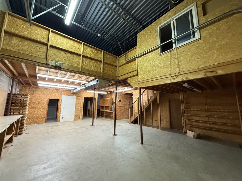 More Photos Of 189 Route 125, Brentwood Unknown For Lease