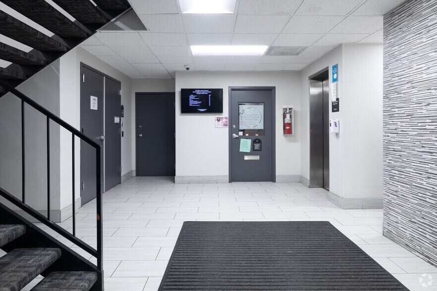 More Photos Of 750 W Hampden Ave, Englewood Unknown For Lease