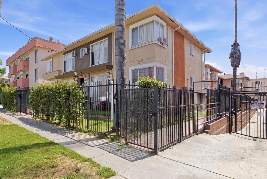 More Photos Of 5408 Russell Ave, Los Angeles Apartments For Sale