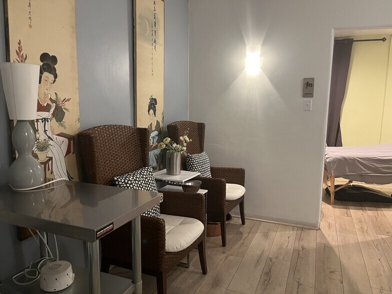 More Photos Of 219 E Lexington Ave, Phoenix Office Residential For Sale