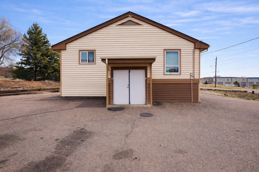 More Photos Of 705 Ulysses St, Golden Specialty For Sale