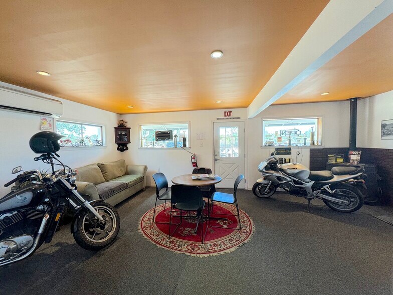 More Photos Of 2900 Cascade Blvd, Shasta Lake Service For Sale