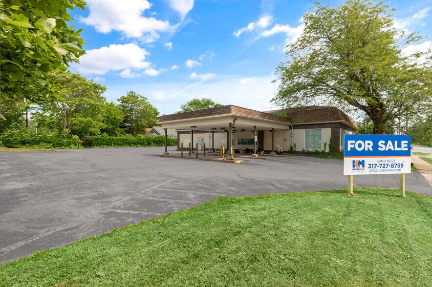 More Photos Of 2359 S Shelby St, Indianapolis Bank For Lease